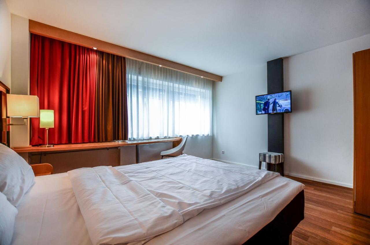 Stay Lev Hotel Leverkusen Exterior photo
